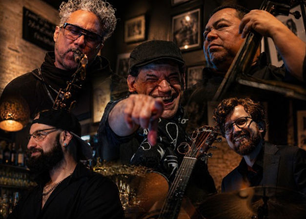 Freddy Almarza & El Gato Azul Band